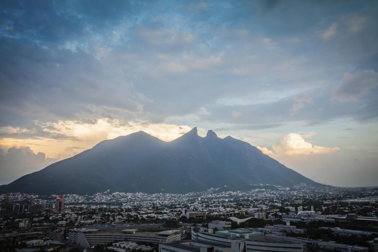 One Monterrey Tecnologico Hotel Exterior photo